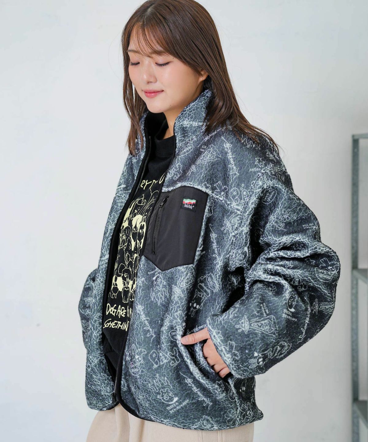 落書き調Parityキャラ厚手ボアハイネックブルゾン-15