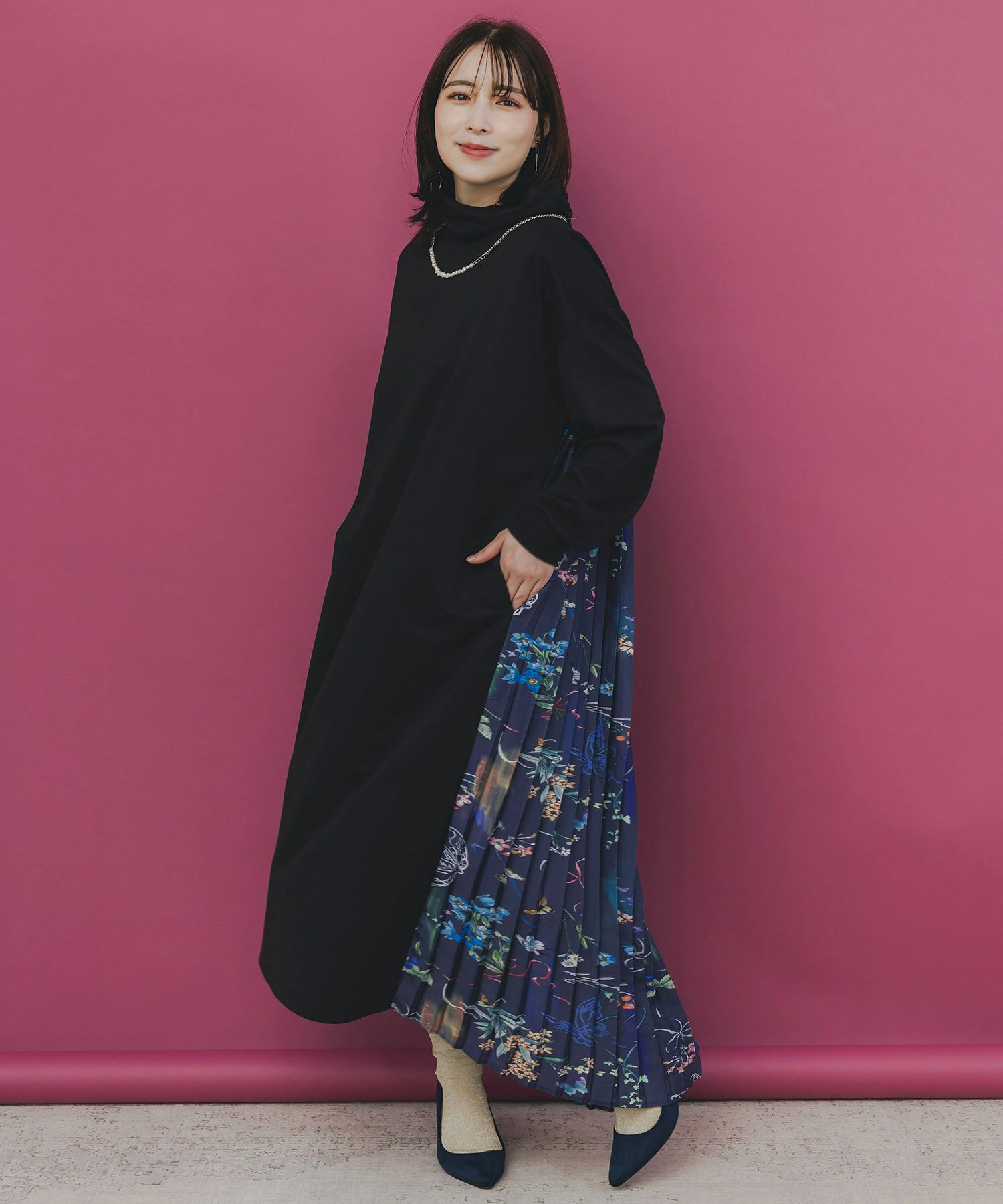 553274：花柄素材切替タートルネックワンピースの通販-ScoLar
