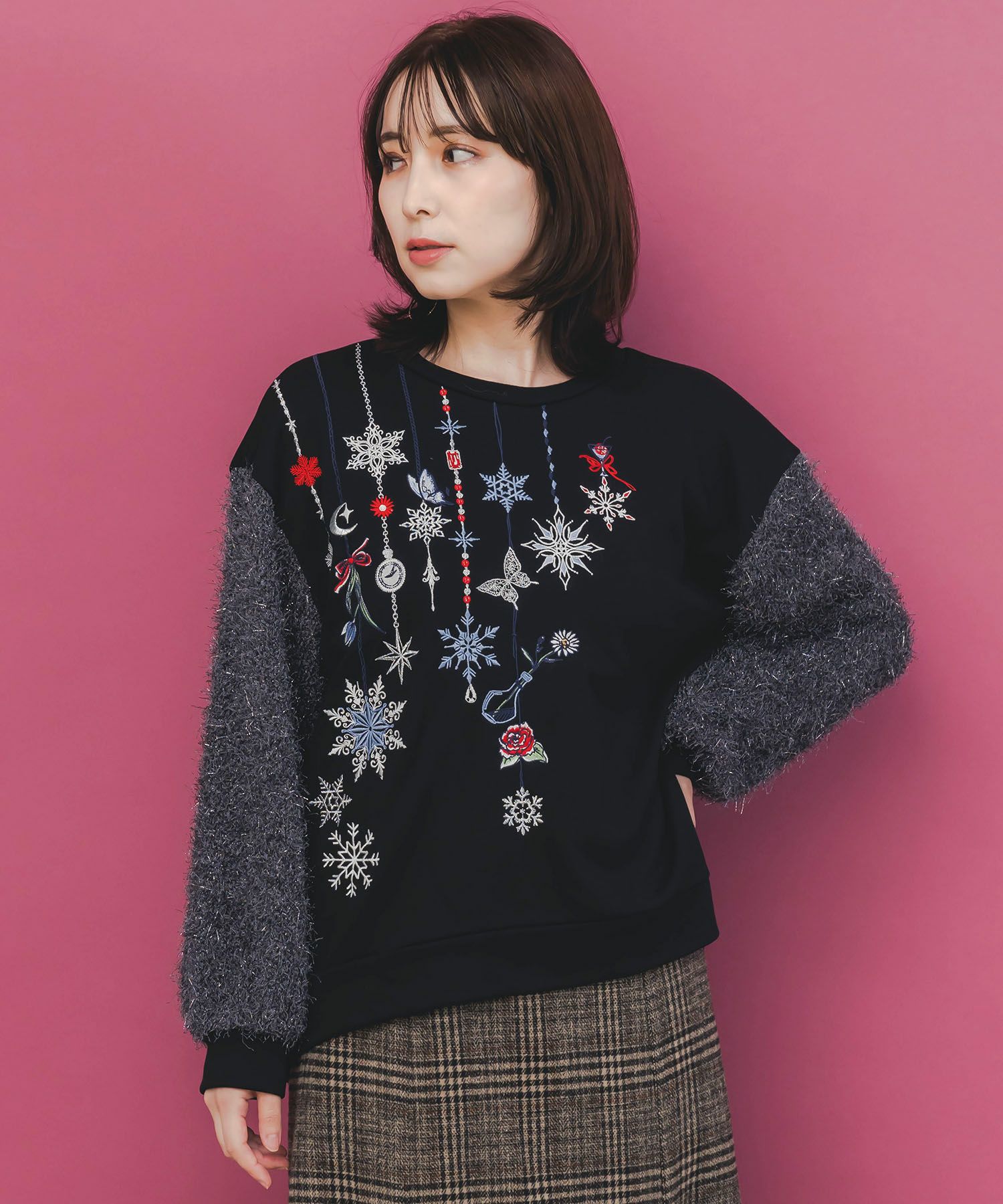 雪の結晶ガーランド刺繍裏毛×ラメフェザーニット-1