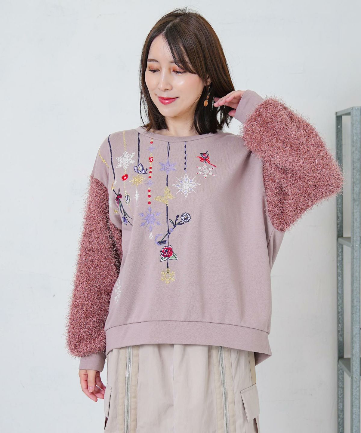 雪の結晶ガーランド刺繍裏毛×ラメフェザーニット-8