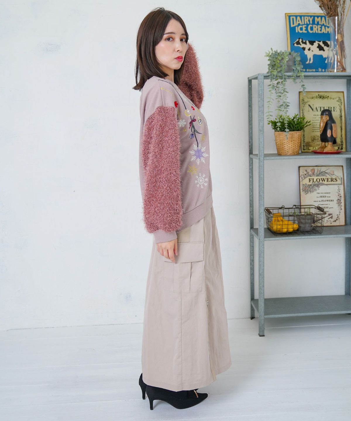 雪の結晶ガーランド刺繍裏毛×ラメフェザーニット-11