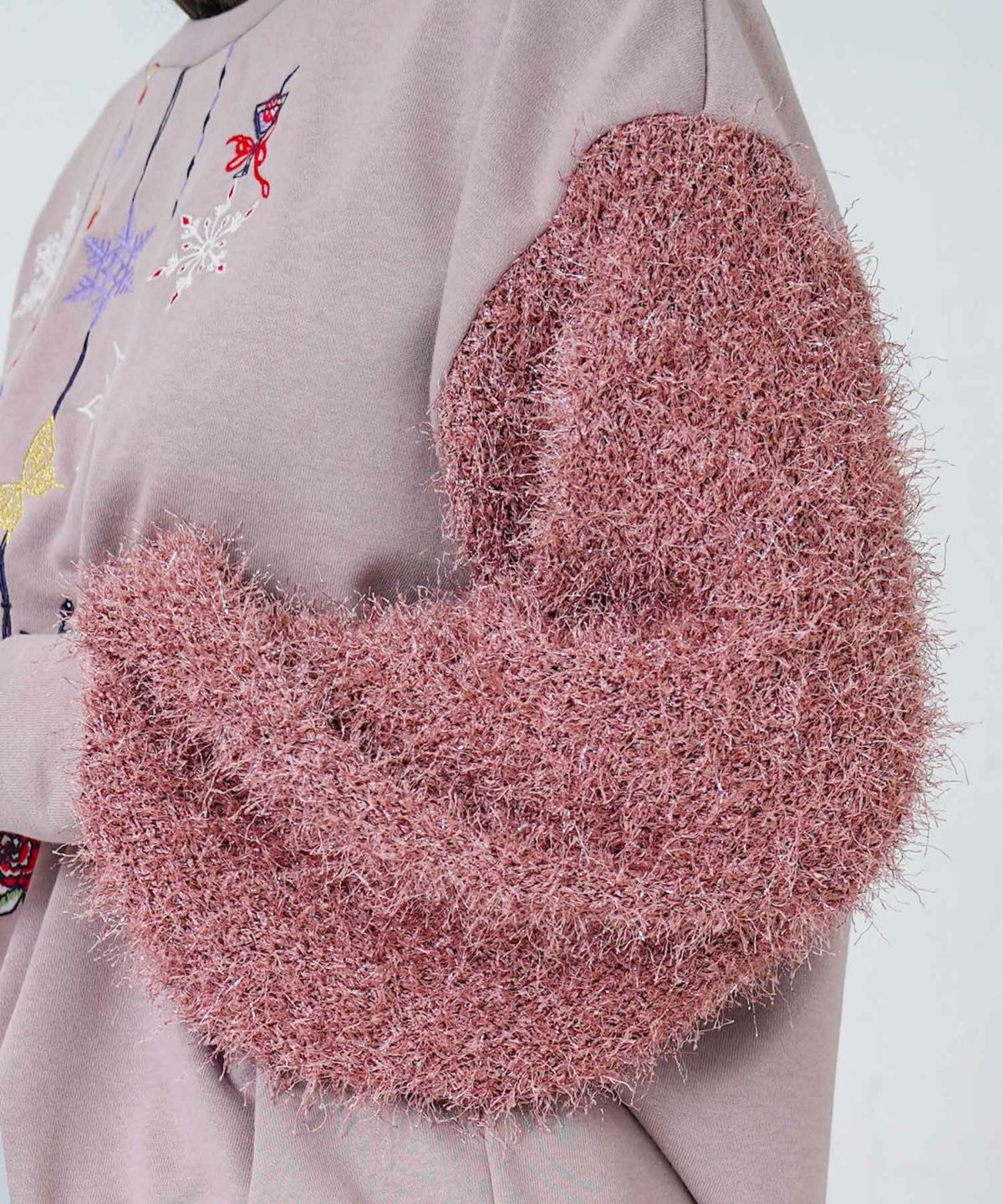 雪の結晶ガーランド刺繍裏毛×ラメフェザーニット-13