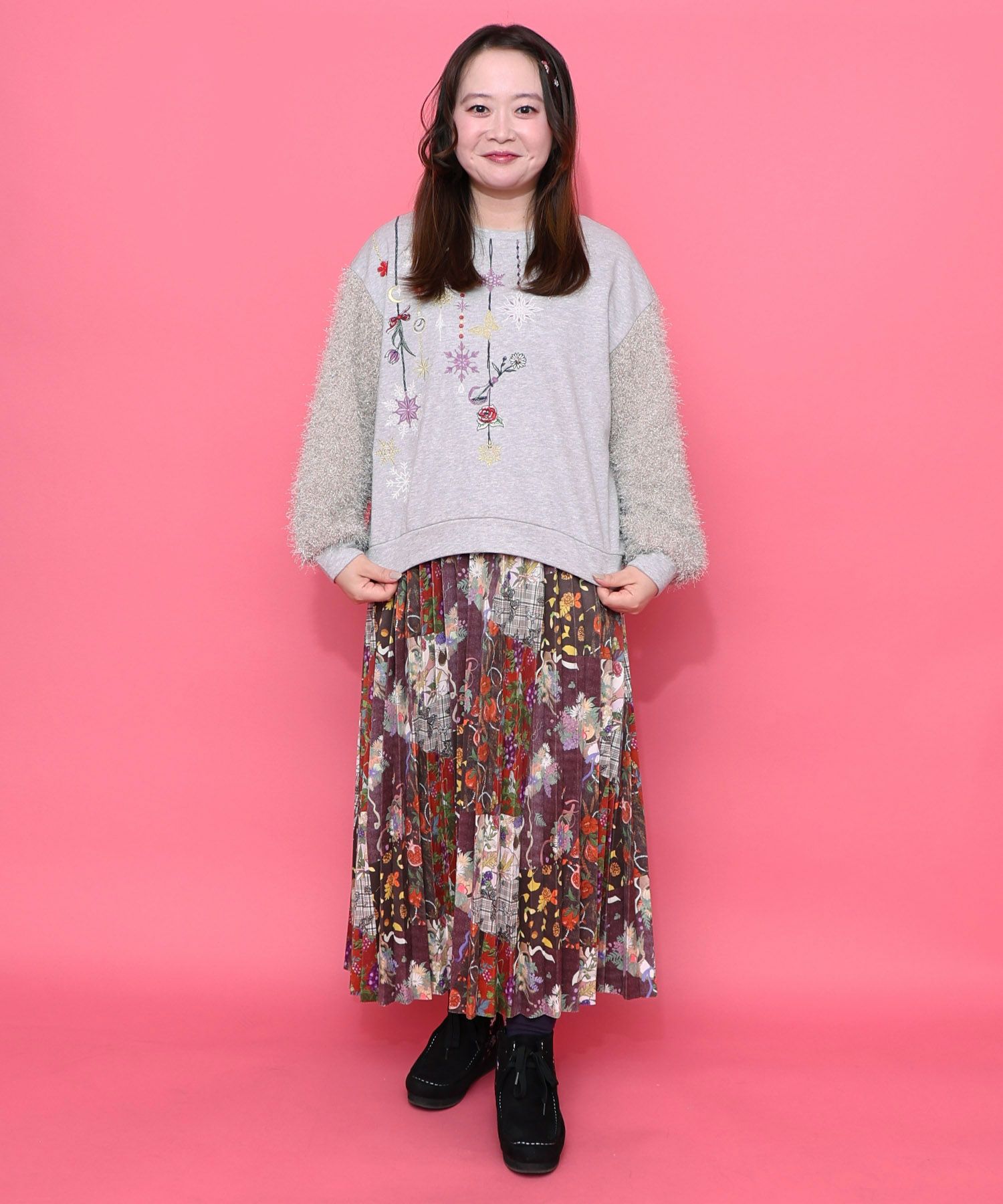 553260：雪の結晶ガーランド刺繍裏毛×ラメフェザーニットの通販-ScoLar