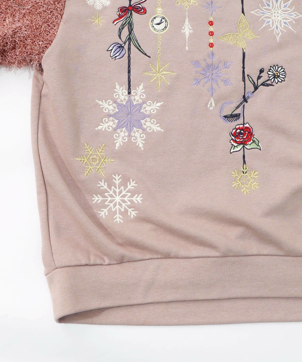 雪の結晶ガーランド刺繍裏毛×ラメフェザーニット-28