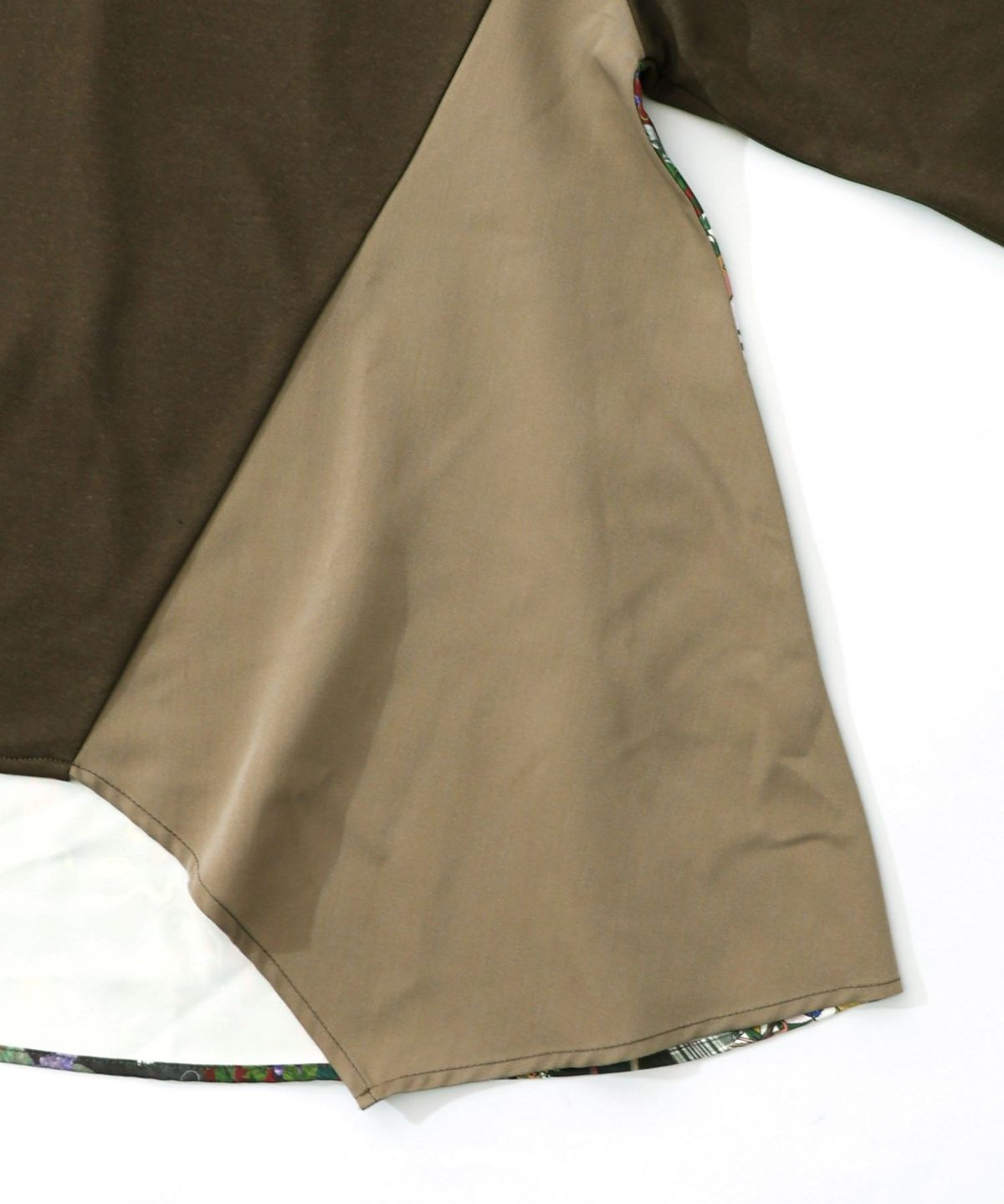 花蝶柄×無地リメイク風 異素材切替プルオーバー-19