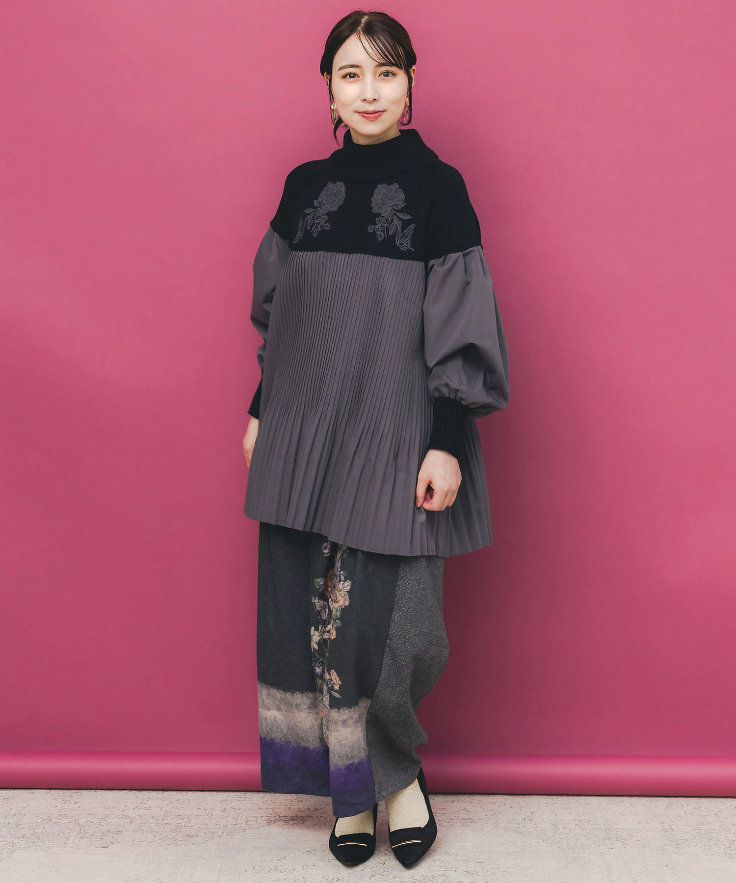 553264：花刺繍ニット×プリーツ異素材切替プルオーバーの通販-ScoLar
