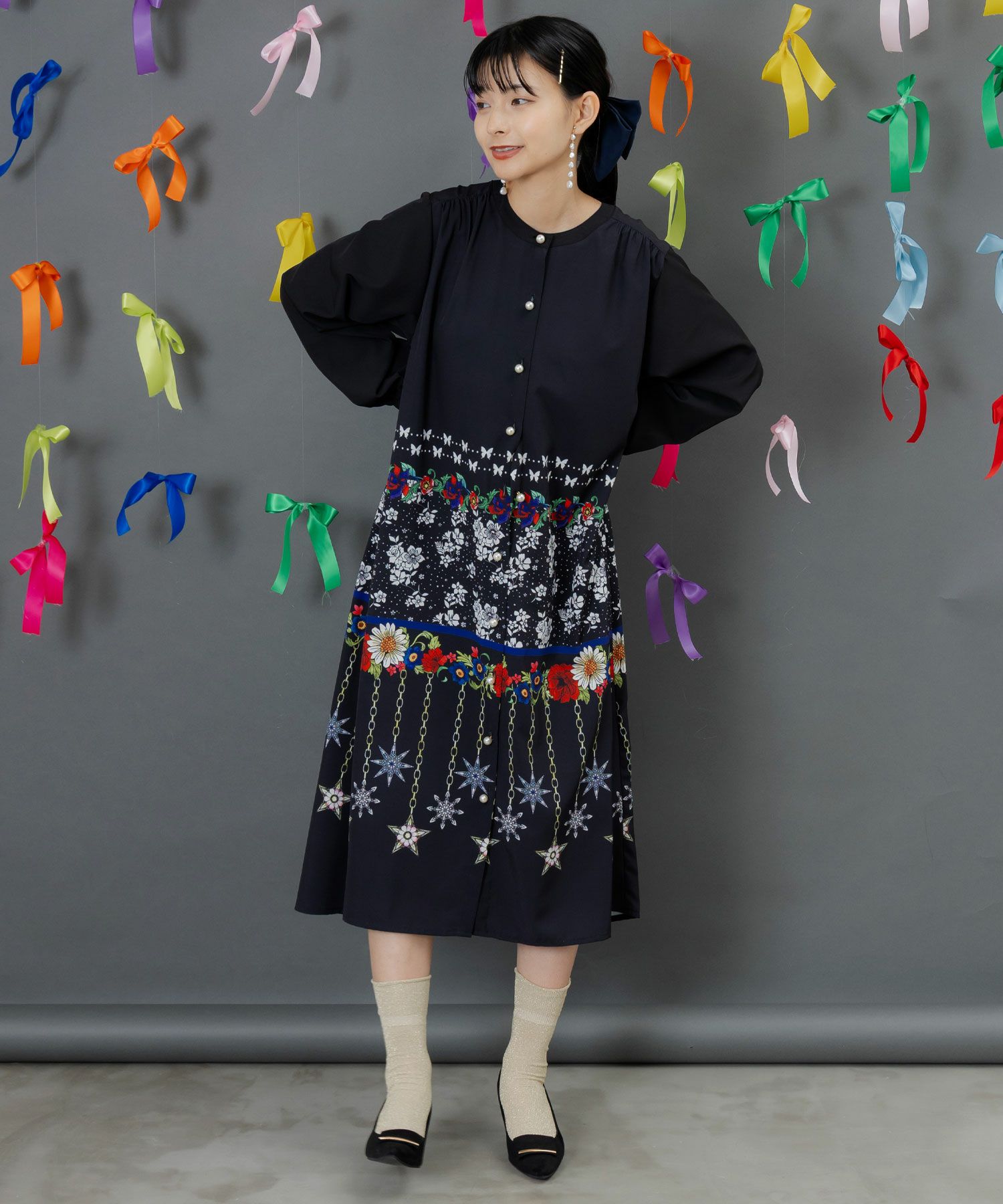 冬のオーナメント×花柄 前開きワンピース-2