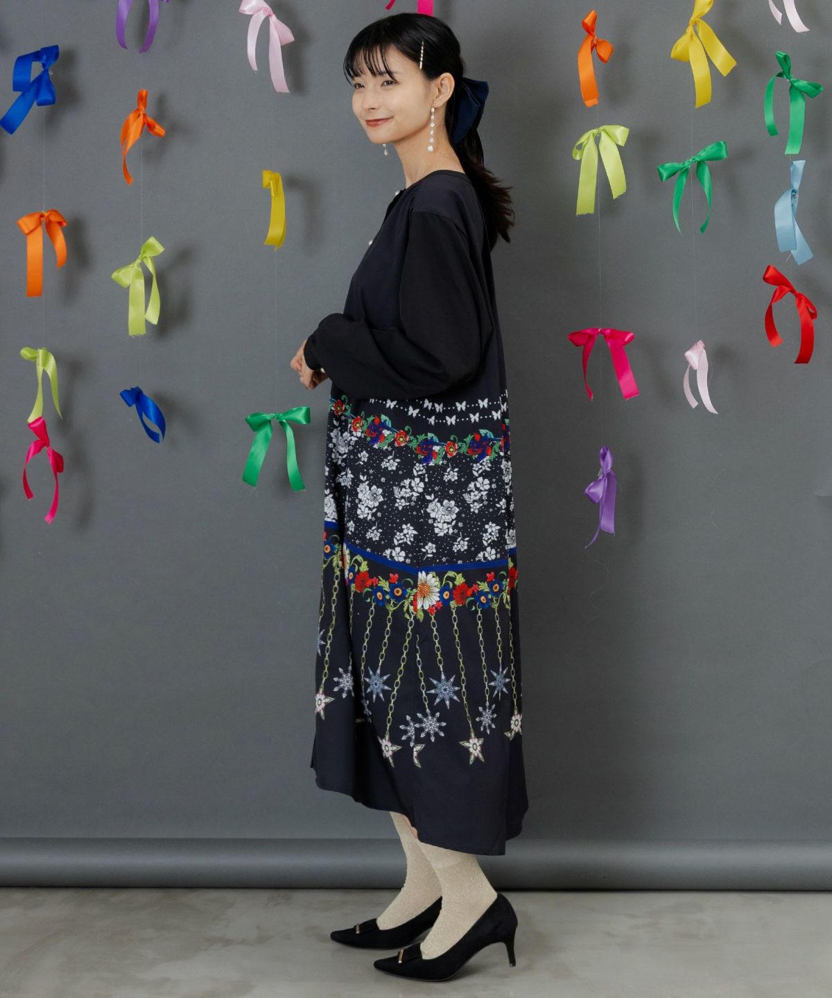 冬のオーナメント×花柄 前開きワンピース-3