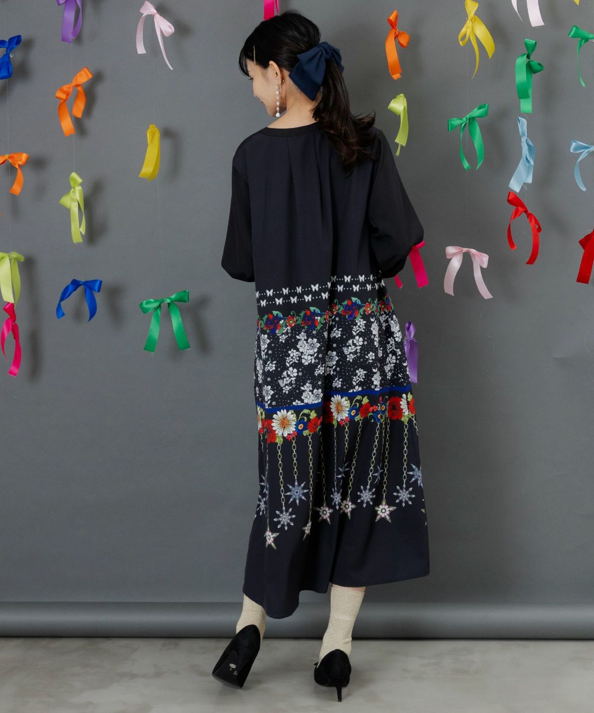 冬のオーナメント×花柄 前開きワンピース-5