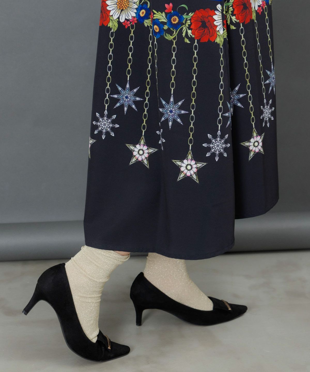 冬のオーナメント×花柄 前開きワンピース-8