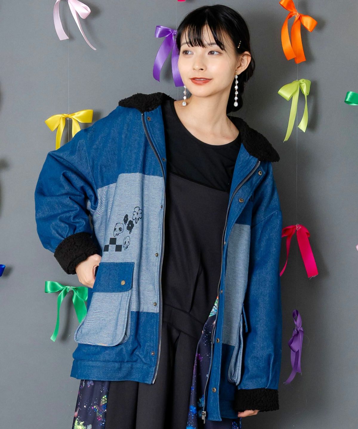 落書きモザイク柄デニム×ボアジャケット-2