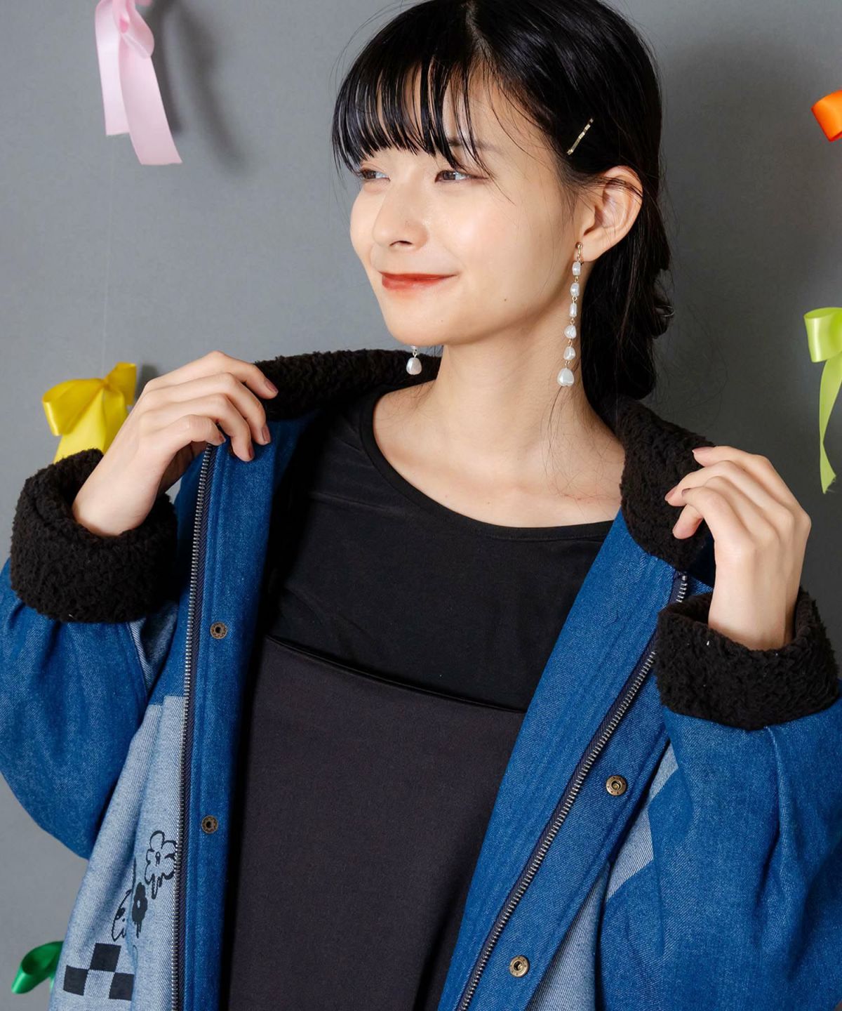 落書きモザイク柄デニム×ボアジャケット-10