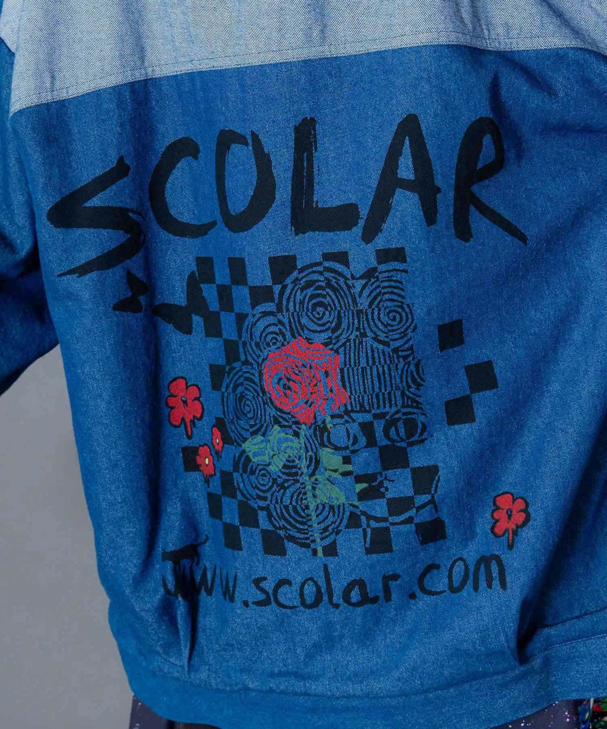 落書きモザイク柄デニム×ボアジャケット-11