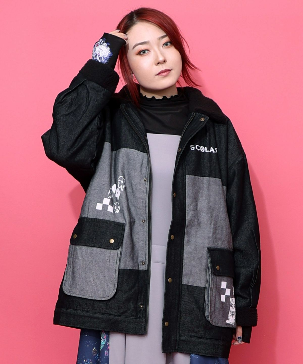 落書きモザイク柄デニム×ボアジャケット-13