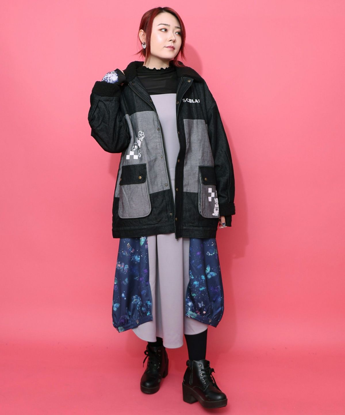 落書きモザイク柄デニム×ボアジャケット-14