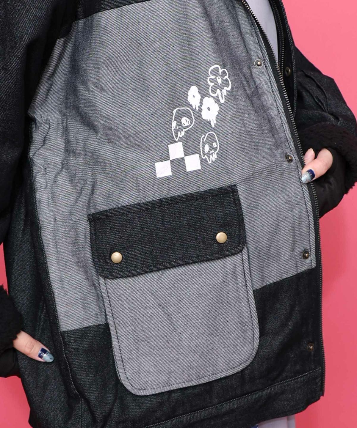 落書きモザイク柄デニム×ボアジャケット-20