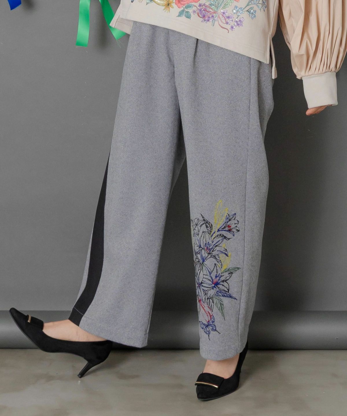 異素材切替×花束刺繍パンツ-6