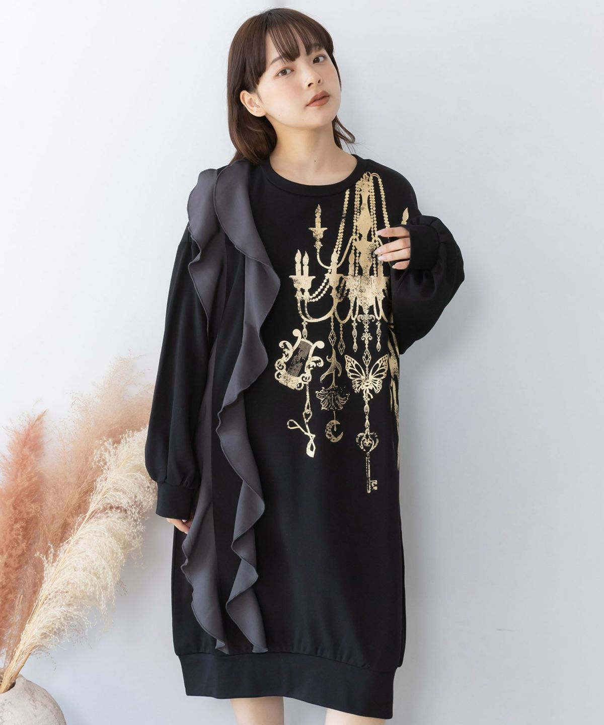 箔プリントシャンデリア フリル裏毛ワンピース-1