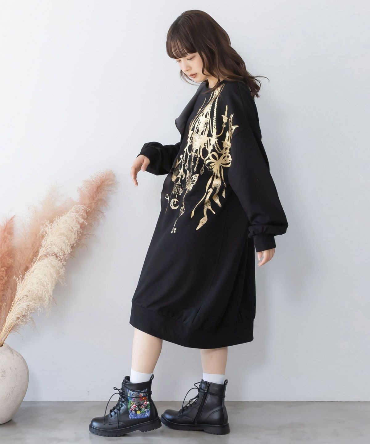 箔プリントシャンデリア フリル裏毛ワンピース-3