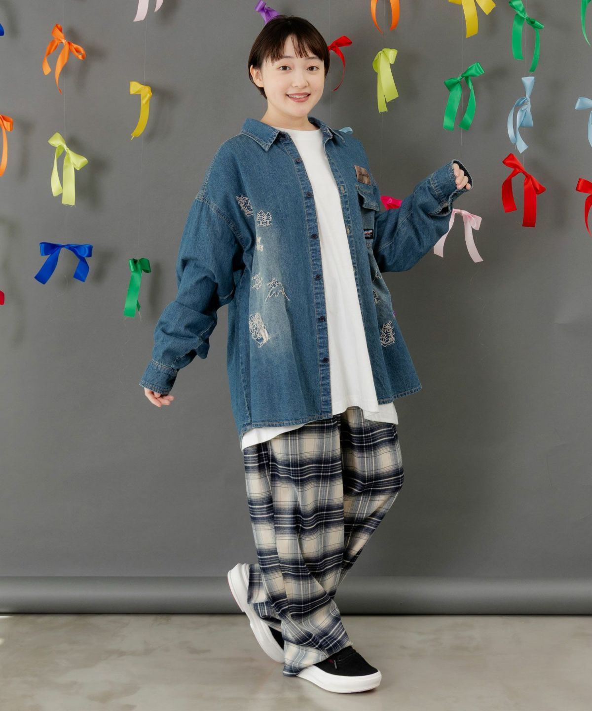 ラビルとネコのスノーメモリー刺繍デニムシャツ-10