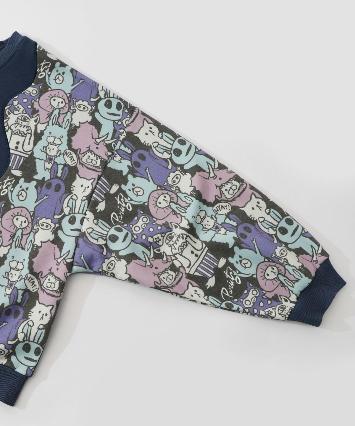 Parityキャラ総柄 裏起毛波模様切替プルオーバー-25