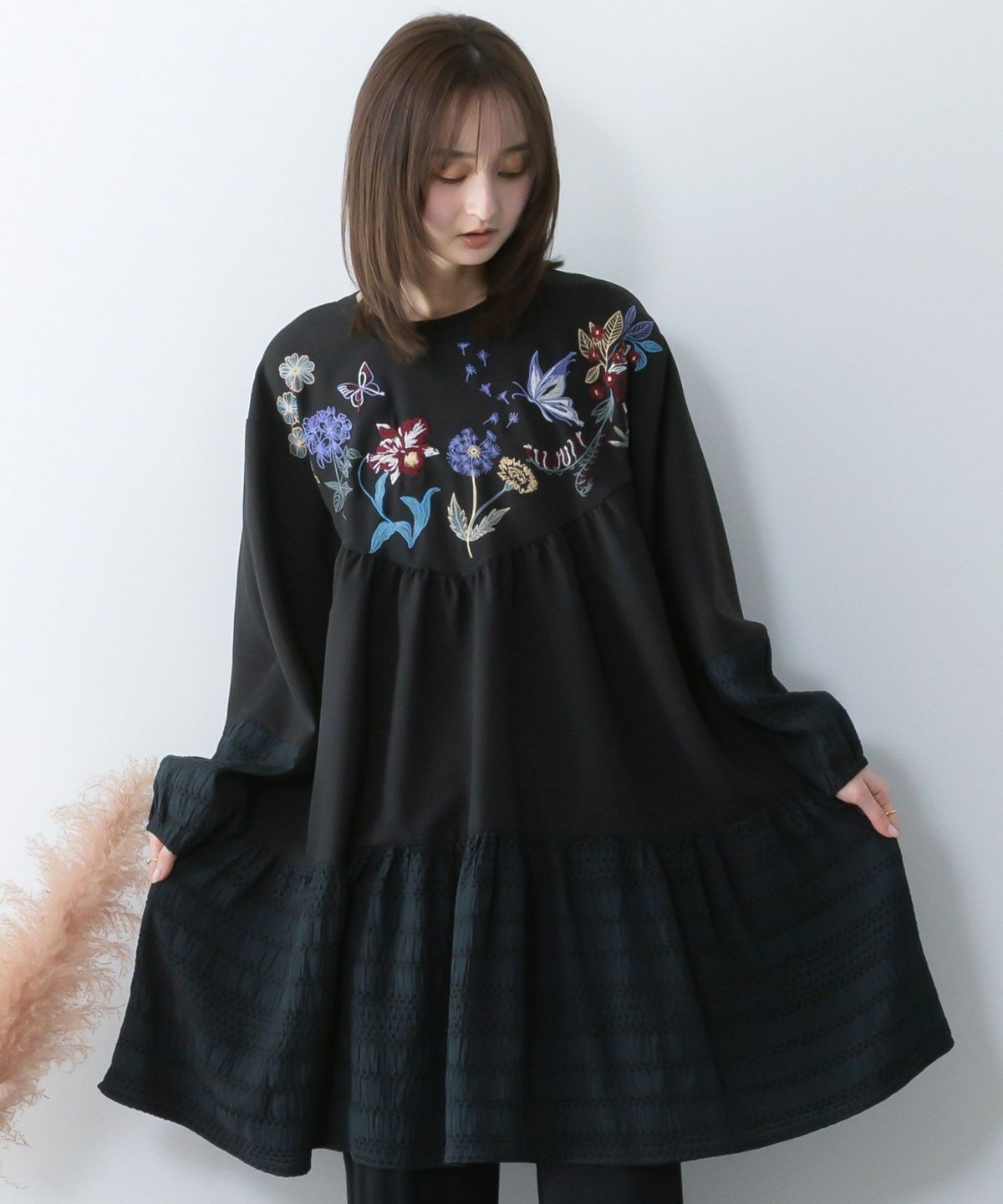 花蝶刺繍シャーリング生地ティアード風ワンピース-3