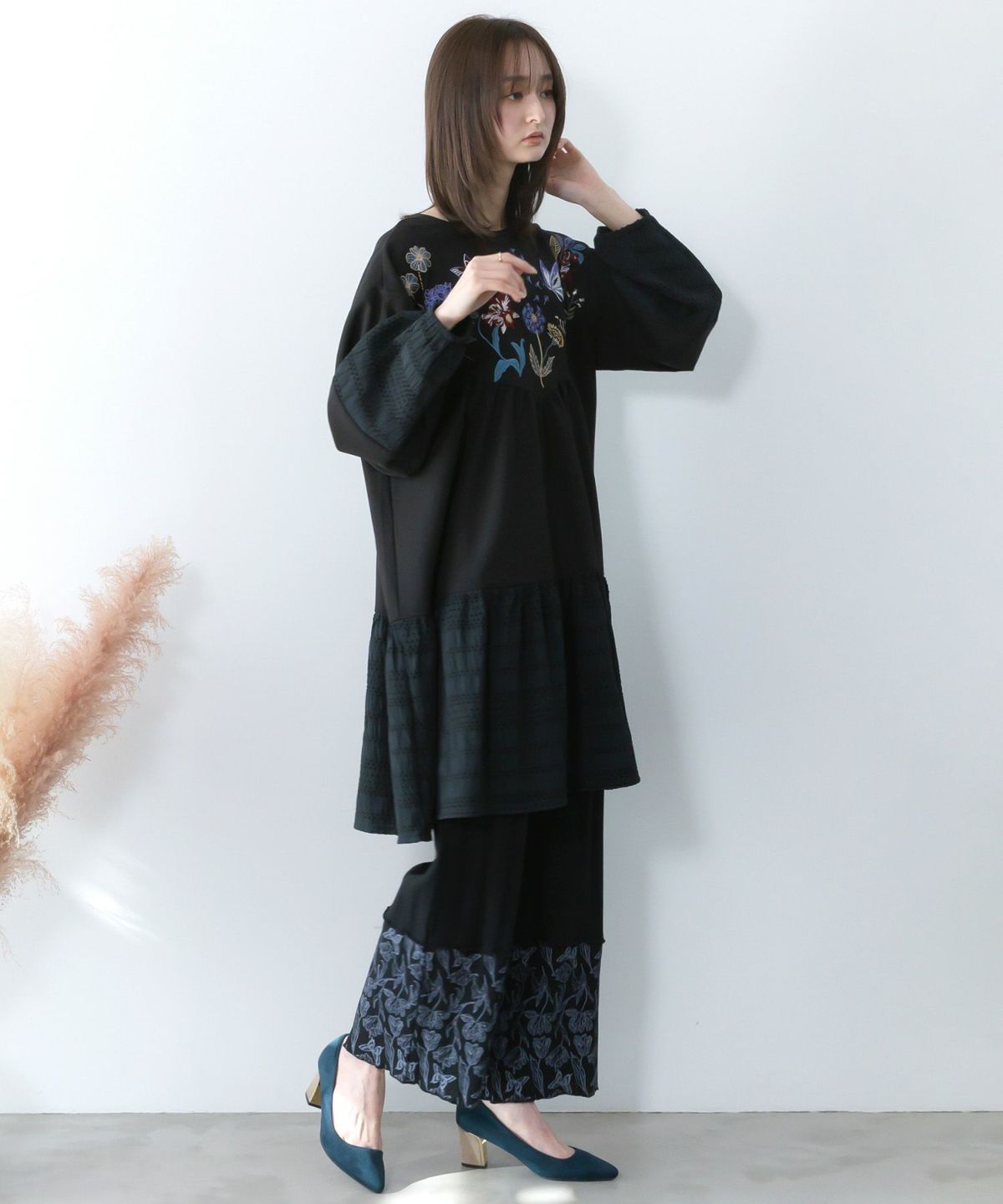 花蝶刺繍シャーリング生地ティアード風ワンピース-6