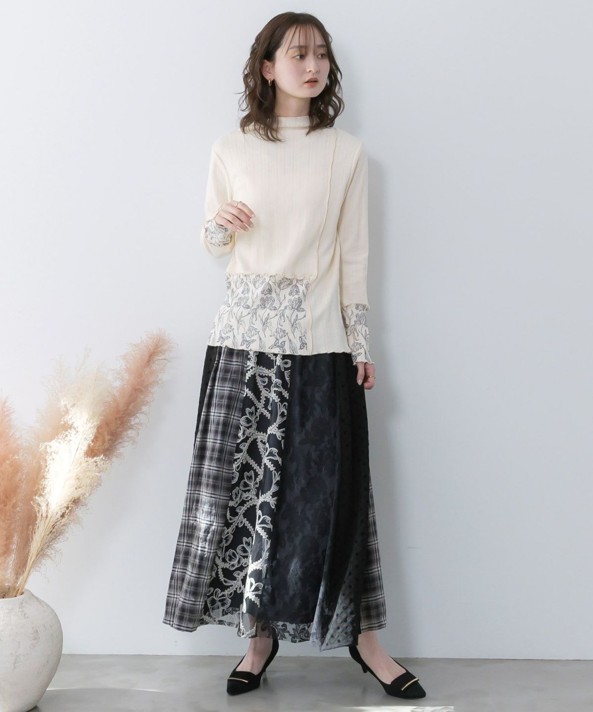 花蝶刺繍テレコ素材メロウ入りインナー-2