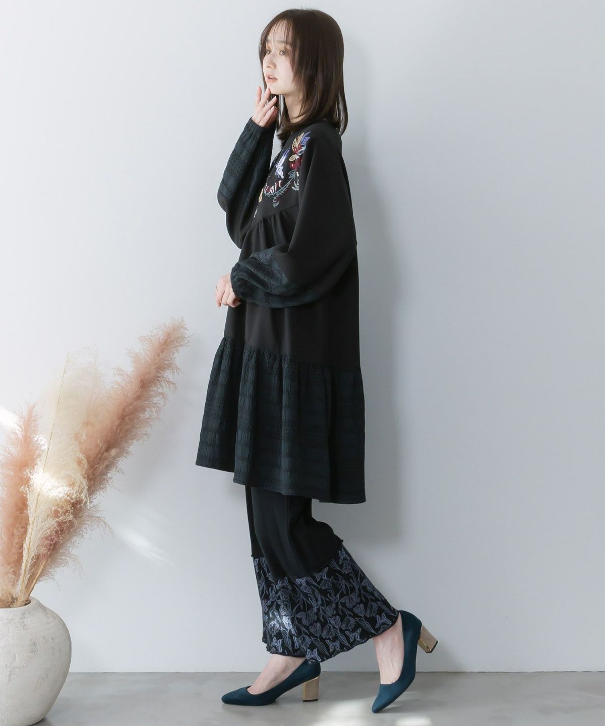 花蝶柄テレコ素材メロウ入りパンツ-3