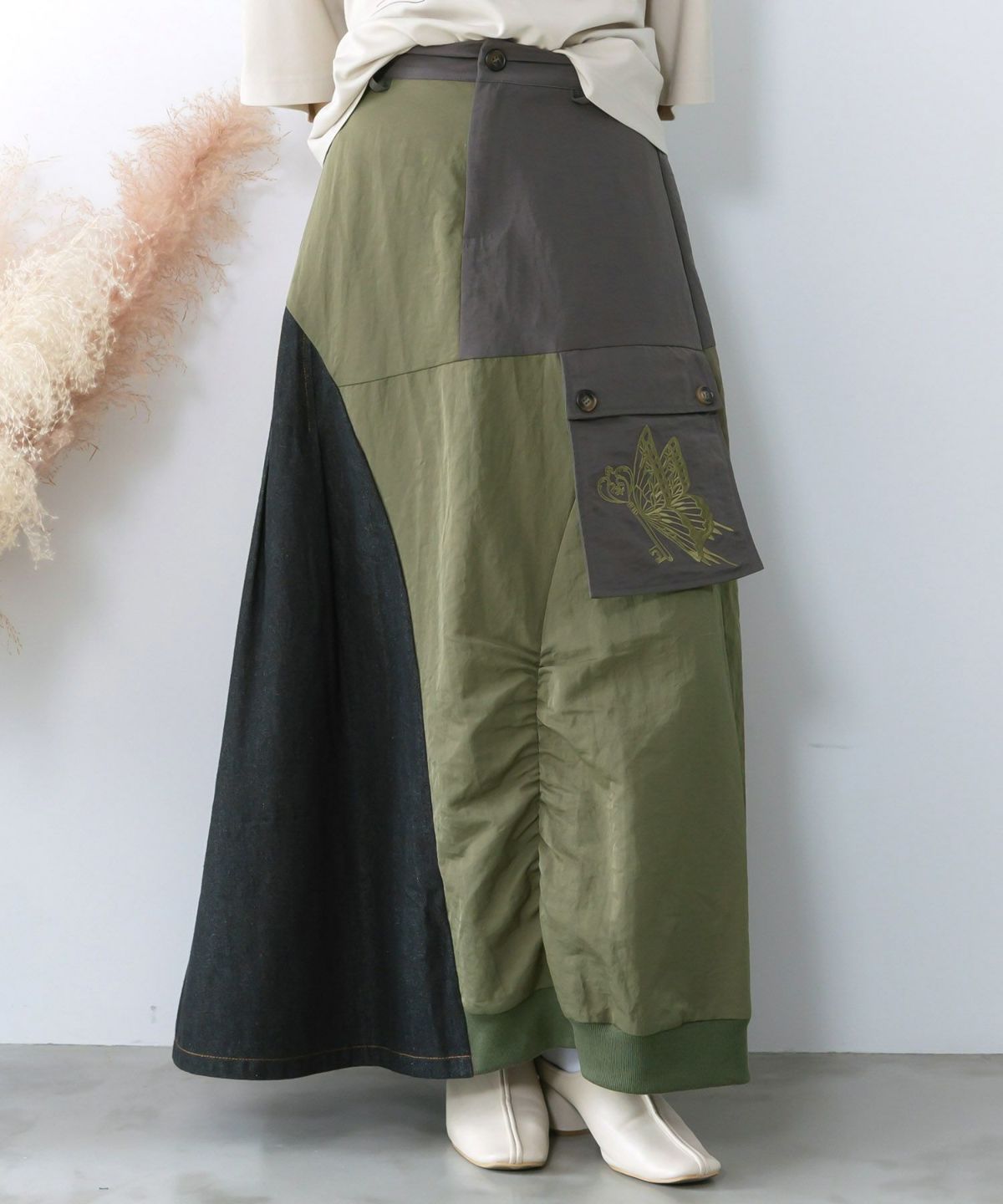 蝶鍵モチーフ刺繍 ナイロン×デニム切替配色スカート-1