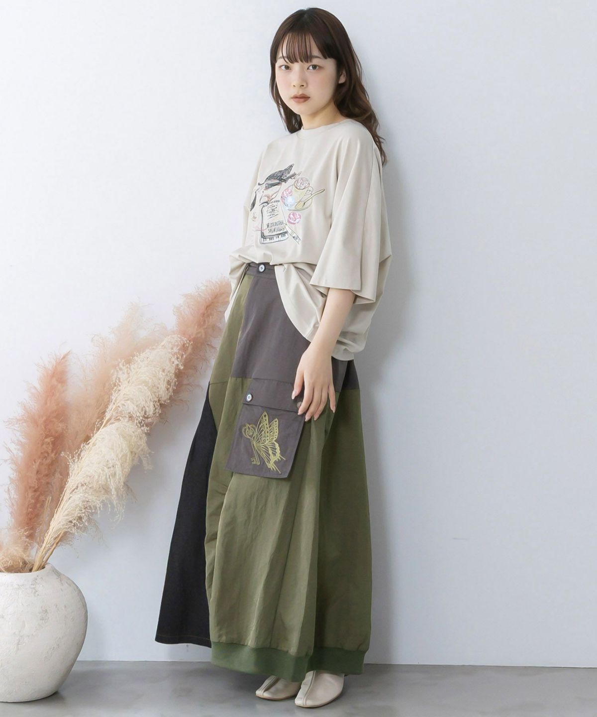 蝶鍵モチーフ刺繍 ナイロン×デニム切替配色スカート-3