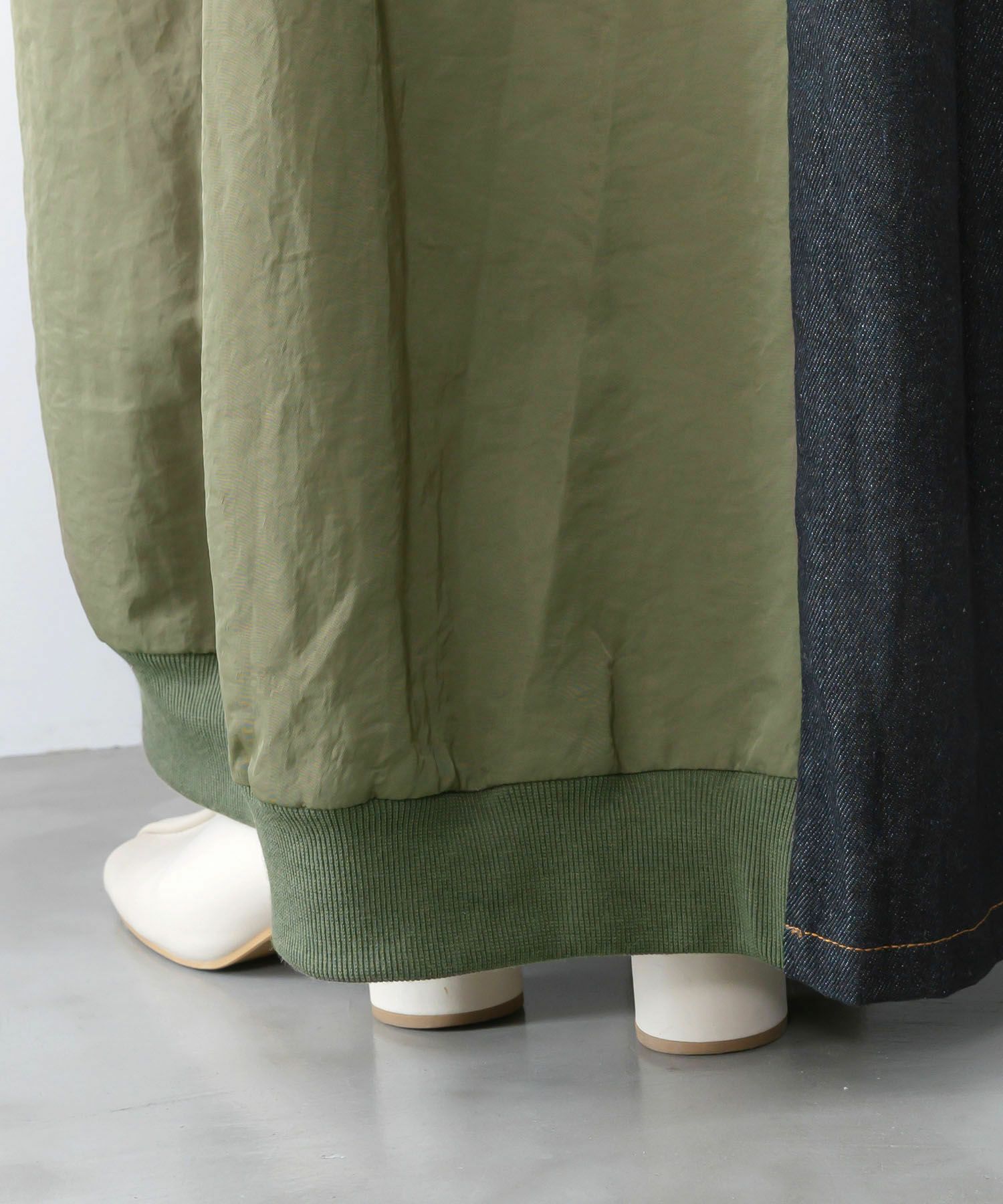 蝶鍵モチーフ刺繍 ナイロン×デニム切替配色スカート-9