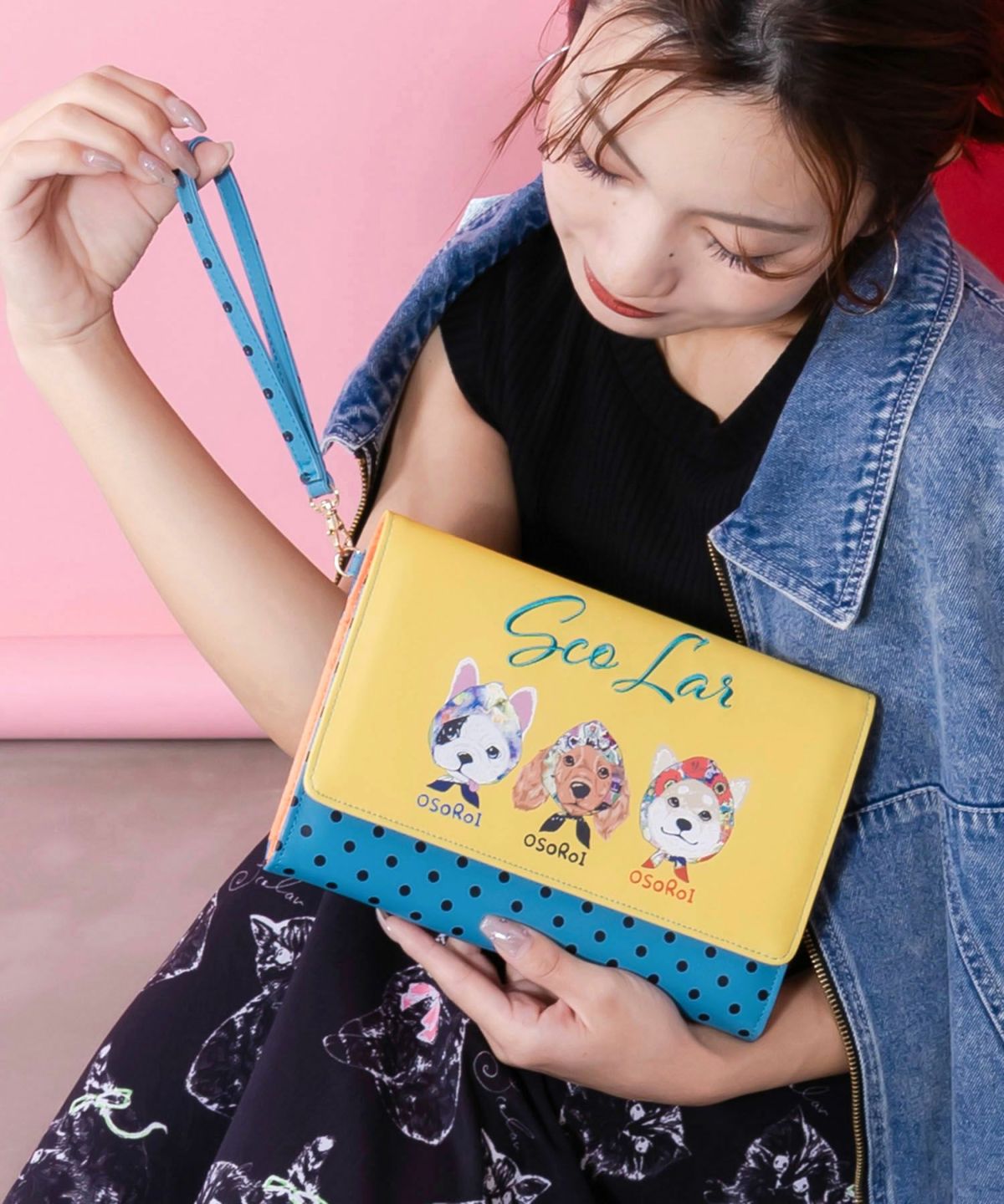 頭巾わんちゃん×ドット柄 ロゴ刺繍入りマルチケース-1