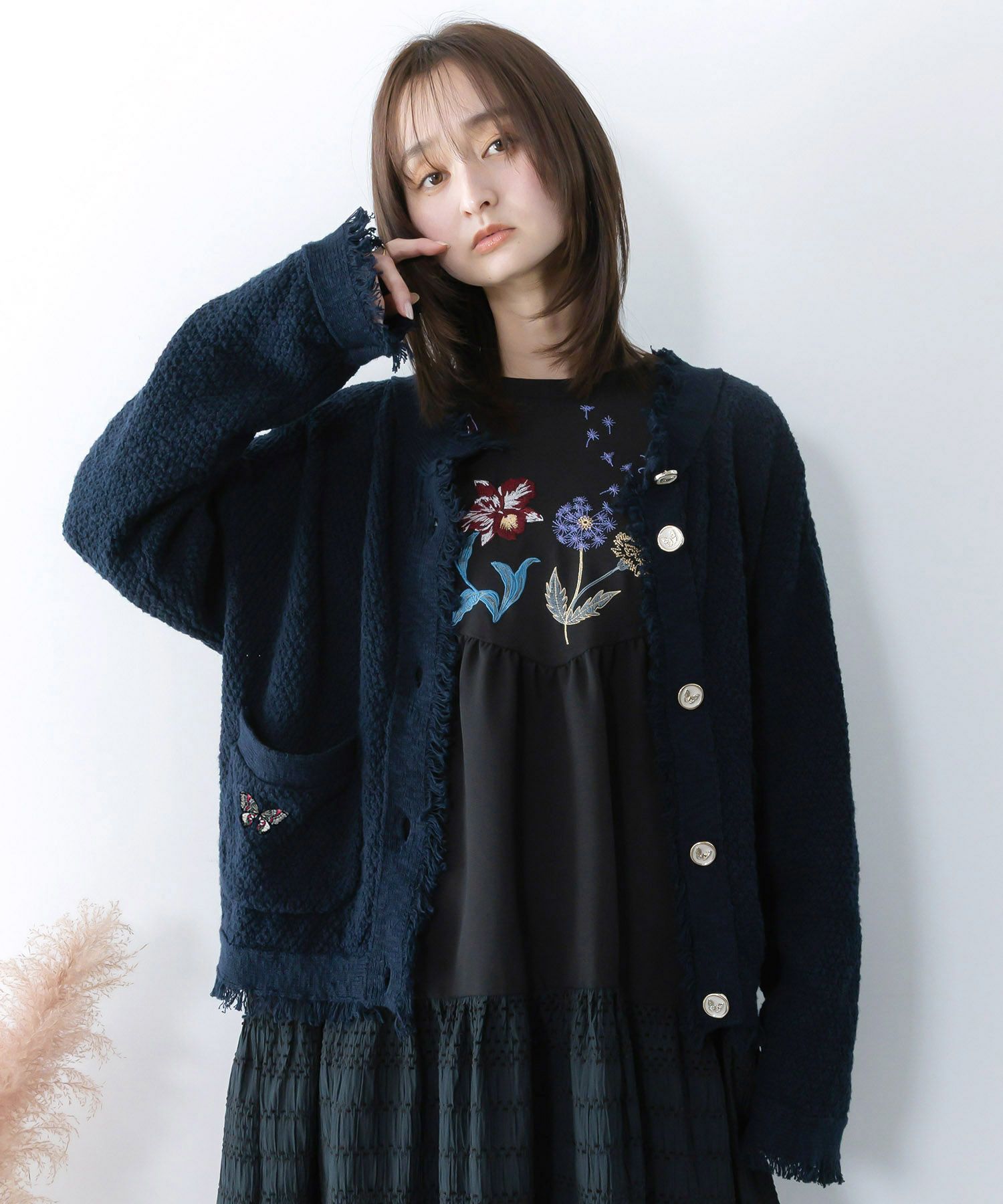 561219：蝶刺繍×蝶ボタン付きニットカーディガンの通販-ScoLar