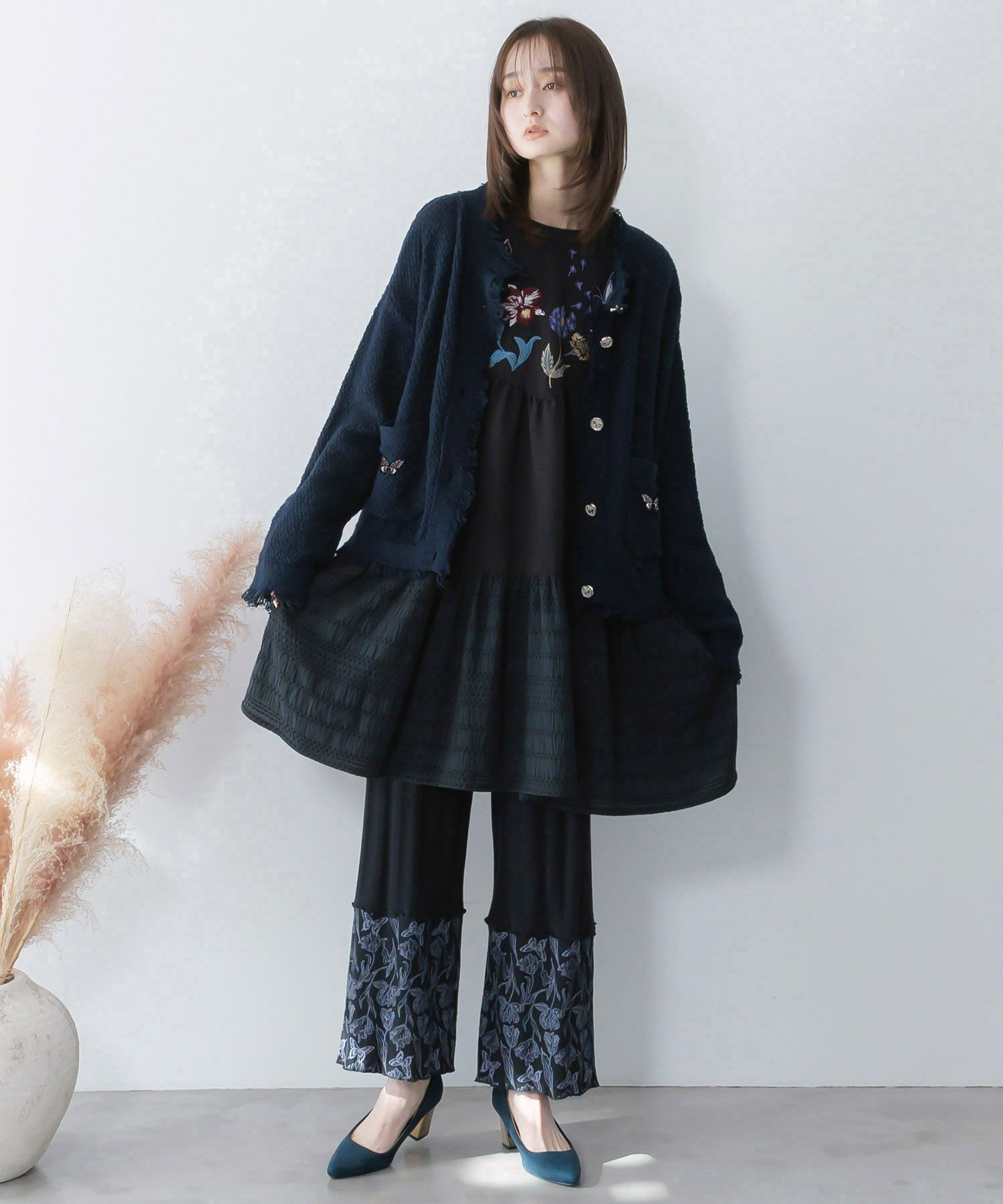 561219：蝶刺繍×蝶ボタン付きニットカーディガンの通販-ScoLar